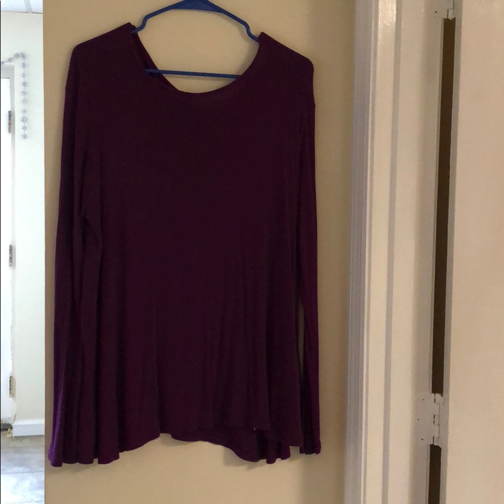Long sleeve flowy tee
